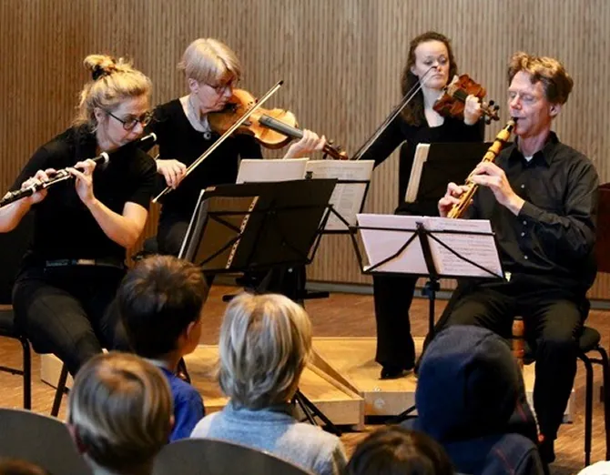 Ensemble bei Beethovens Prometheus im Ensemblehaus des Freiburger Barockorchesters